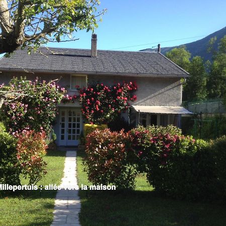 Les Millepertuis Villa Luz-Saint-Sauveur Esterno foto